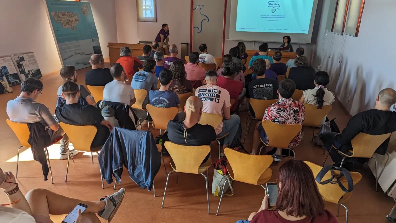 geocamp-es-conference-civio-plenary-talk.webp